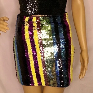 Mixology World Away Disco Sequin Skirt: Size Small, Colorful and Eye-Catching.
